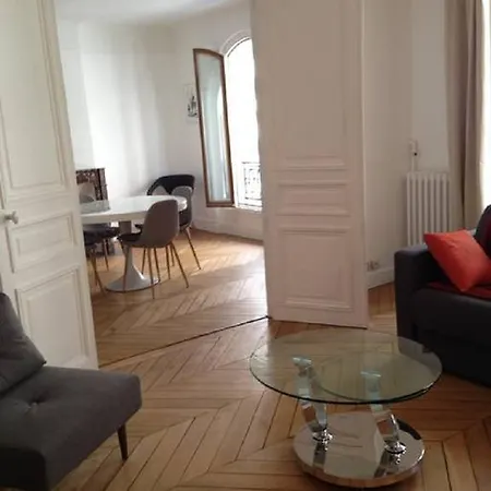 Apartment Pierre Guerin