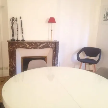 Apartment Pierre Guerin
