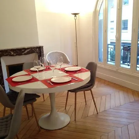 Apartment Pierre Guerin